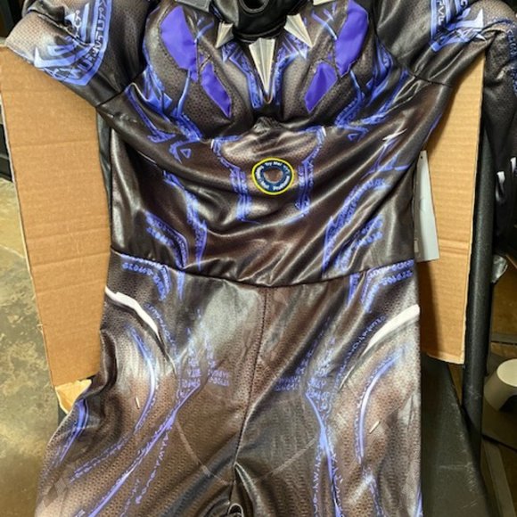 Marvel Black Panther Light-Up Costume for Boys 5/6 (NEW) - Picture 4 of 11